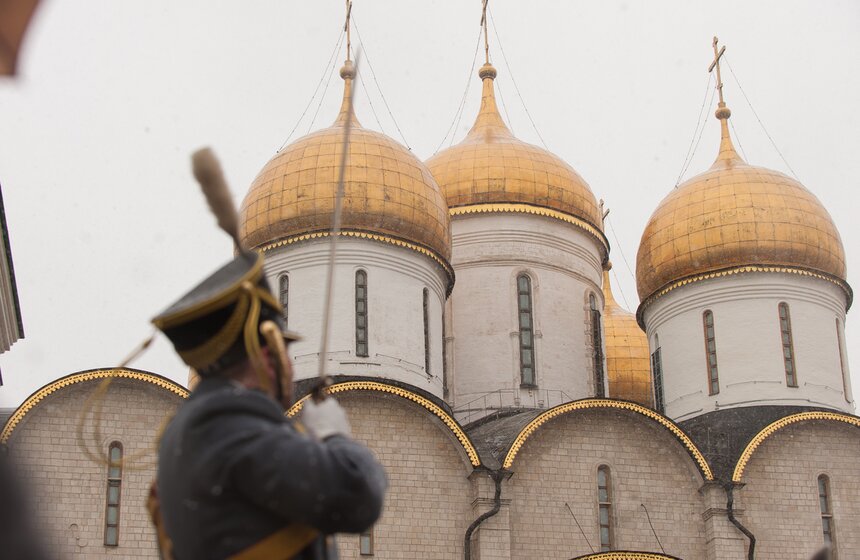 В Кремле прошла первая в году церемония развода караула 12 фото