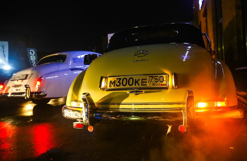 Ралли на старинных автомобилях "Огни Москвы" 15 фото