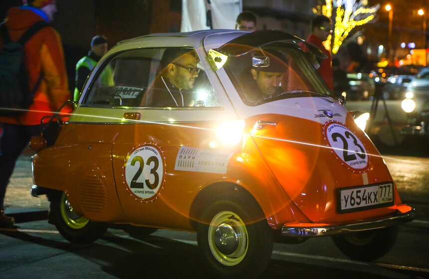 Ралли на старинных автомобилях "Огни Москвы" 19 фото