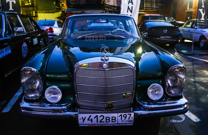 Ралли на старинных автомобилях "Огни Москвы" 3 фото