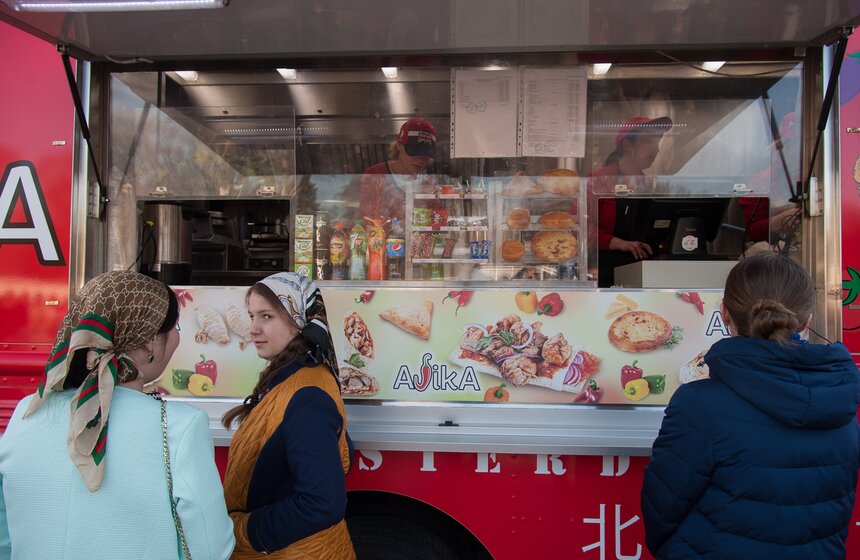 Фестиваль фудтраков в "Сокольниках" 28 фото