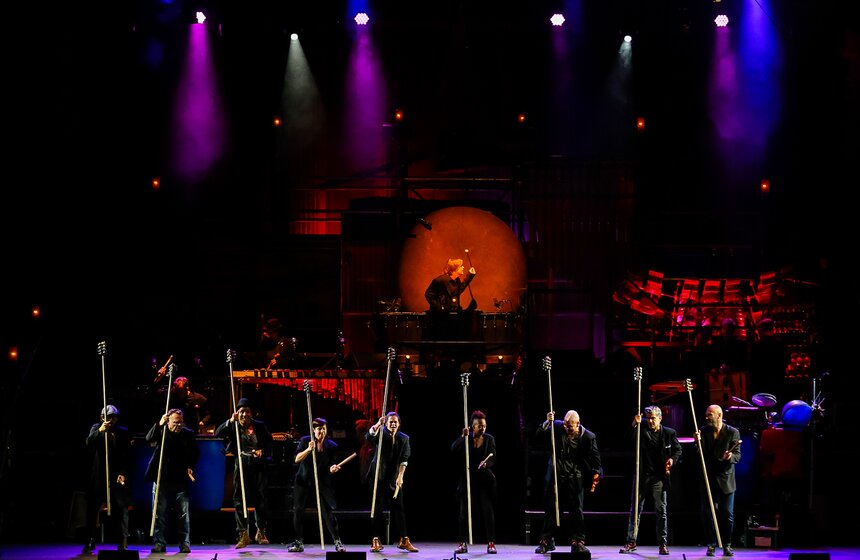 Британский коллектив Stomp представил новое шоу 14 фото