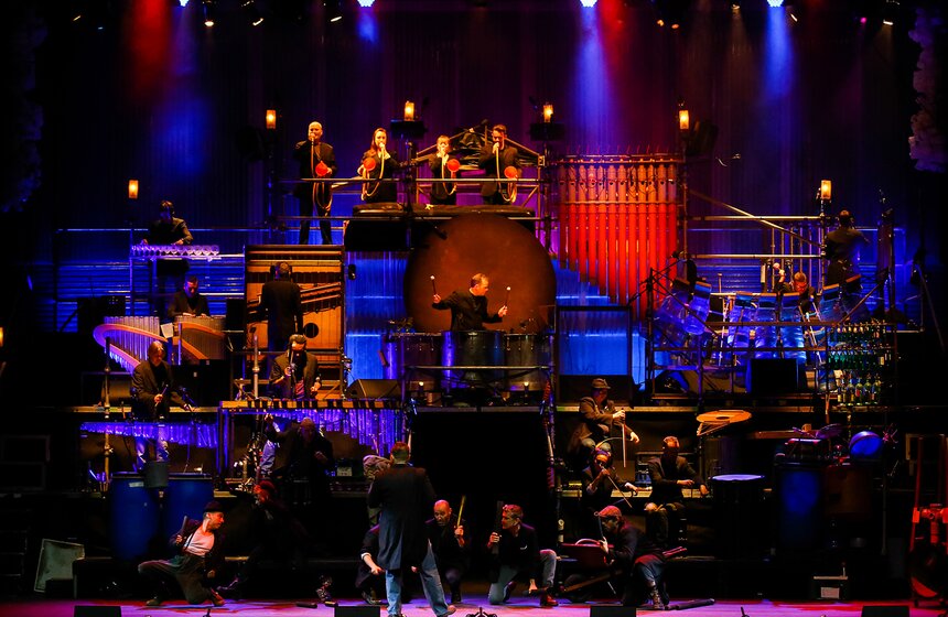 Британский коллектив Stomp представил новое шоу 8 фото