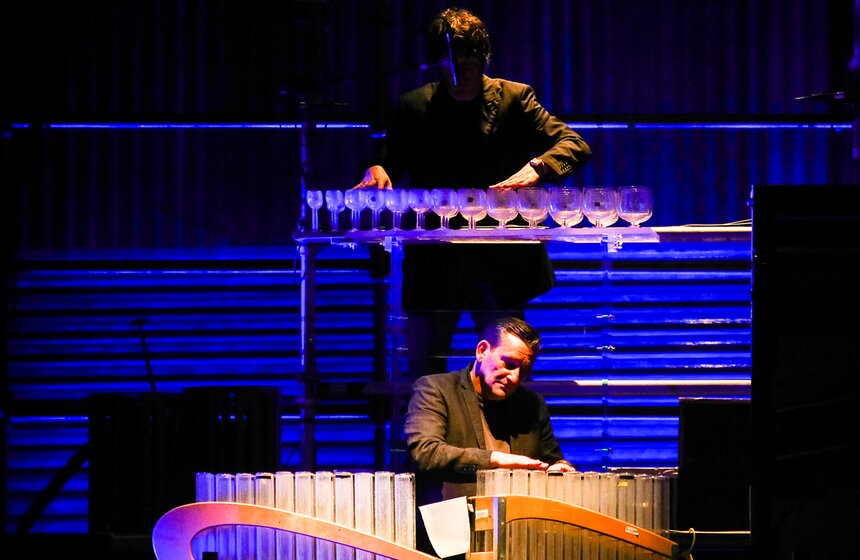 Британский коллектив Stomp представил новое шоу 7 фото