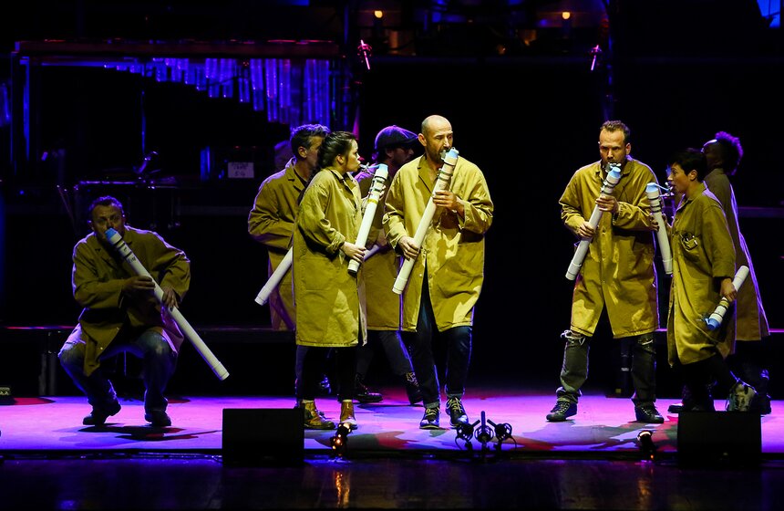 Британский коллектив Stomp представил новое шоу 9 фото