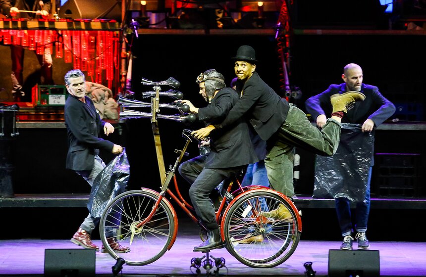 Британский коллектив Stomp представил новое шоу 12 фото