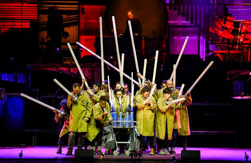 Британский коллектив Stomp представил новое шоу 11 фото