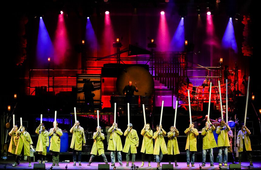 Британский коллектив Stomp представил новое шоу 10 фото