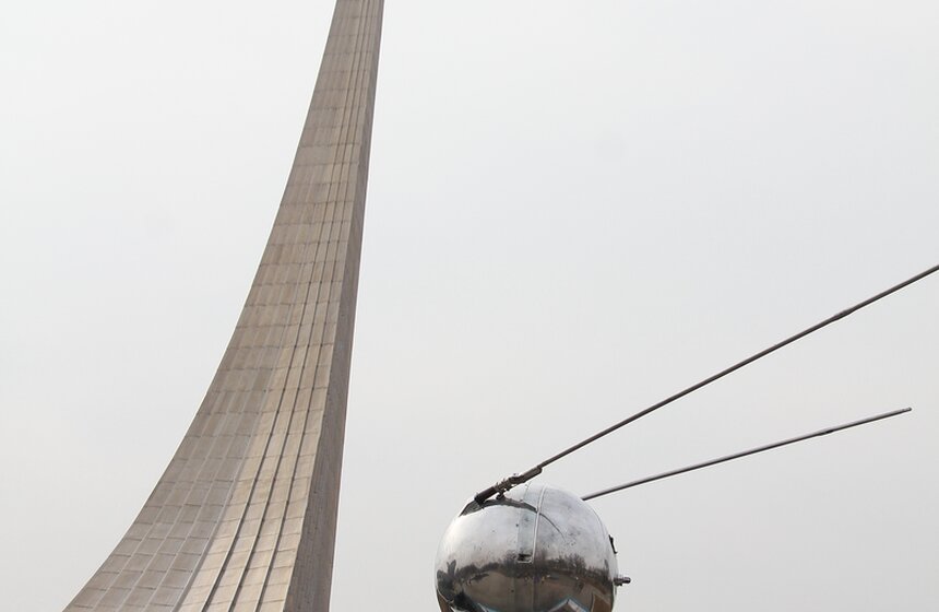 На Аллее Космонавтов установили бюсты летчиков-космонавтов 4 фото