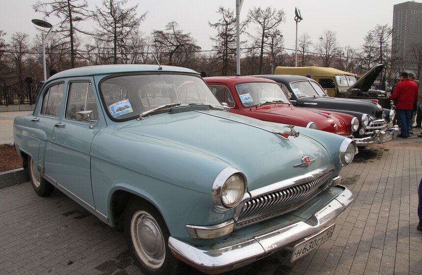 На Аллее Космонавтов установили бюсты летчиков-космонавтов 3 фото