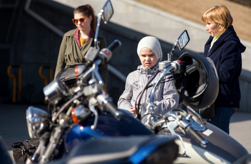 Передача флага России, объехавшего мир вместе с "Ночные волками" 12 фото