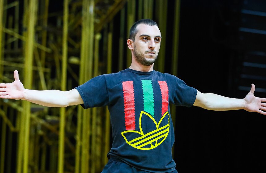 Cirque du Soleil: как выглядит закулисье шоу Varekai 5 фото