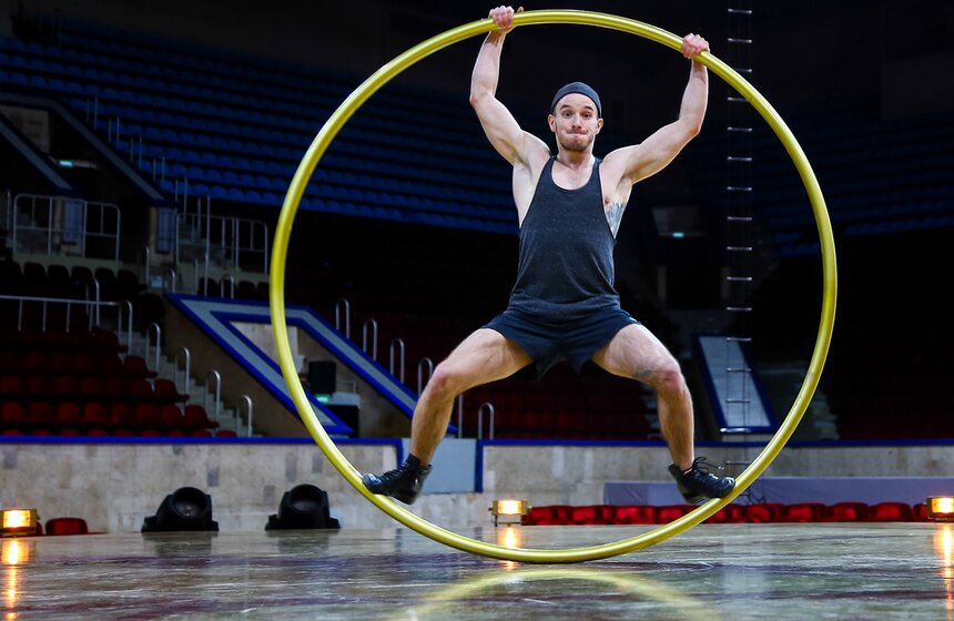 Cirque du Soleil: как выглядит закулисье шоу Varekai 23 фото