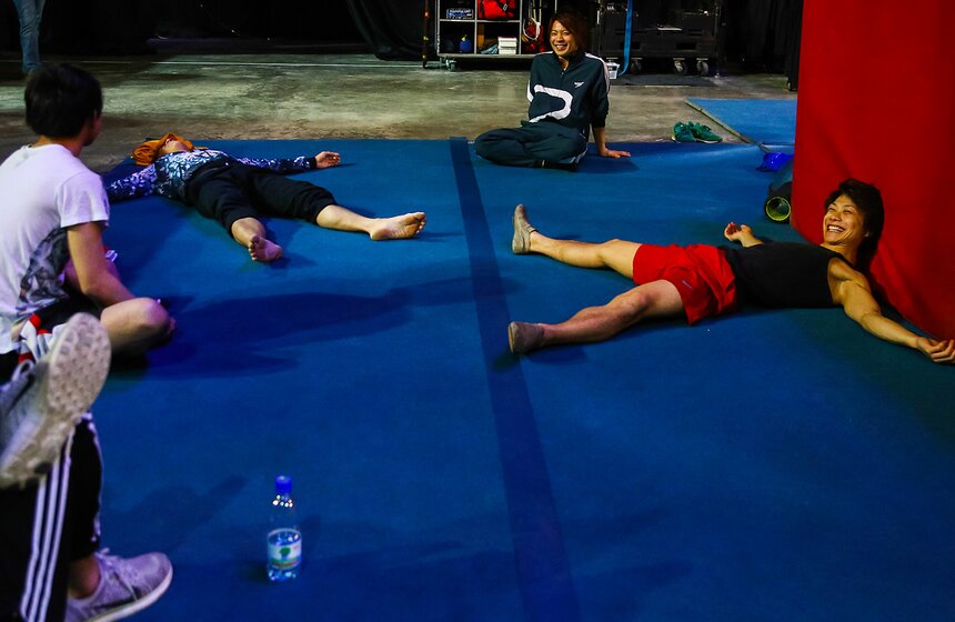 Cirque du Soleil: как выглядит закулисье шоу Varekai 28 фото