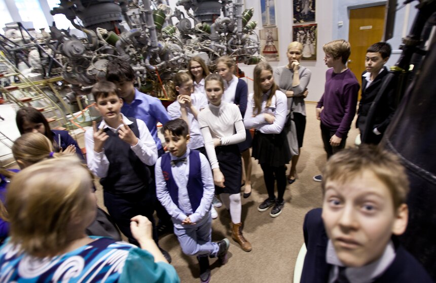 День космонавтики: школьникам показали "сердце ракеты" 30 фото