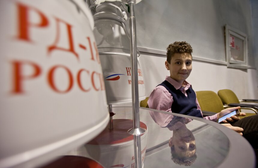 День космонавтики: школьникам показали "сердце ракеты" 29 фото