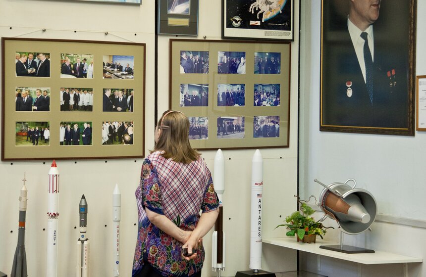 День космонавтики: школьникам показали "сердце ракеты" 17 фото