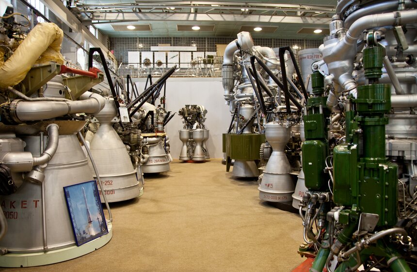 День космонавтики: школьникам показали "сердце ракеты" 26 фото