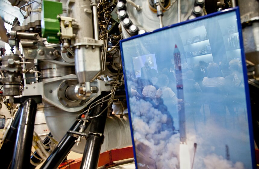 День космонавтики: школьникам показали "сердце ракеты" 7 фото