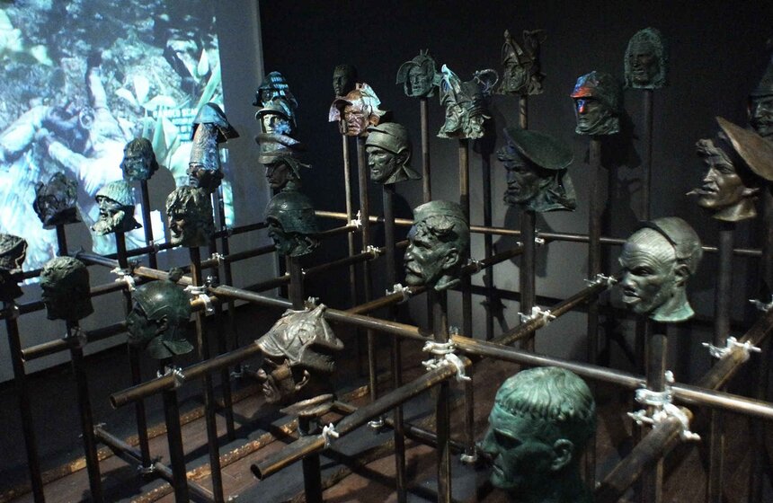 В Москве прошла выставка Александра Рукавишникова "Сечения" 1 фото