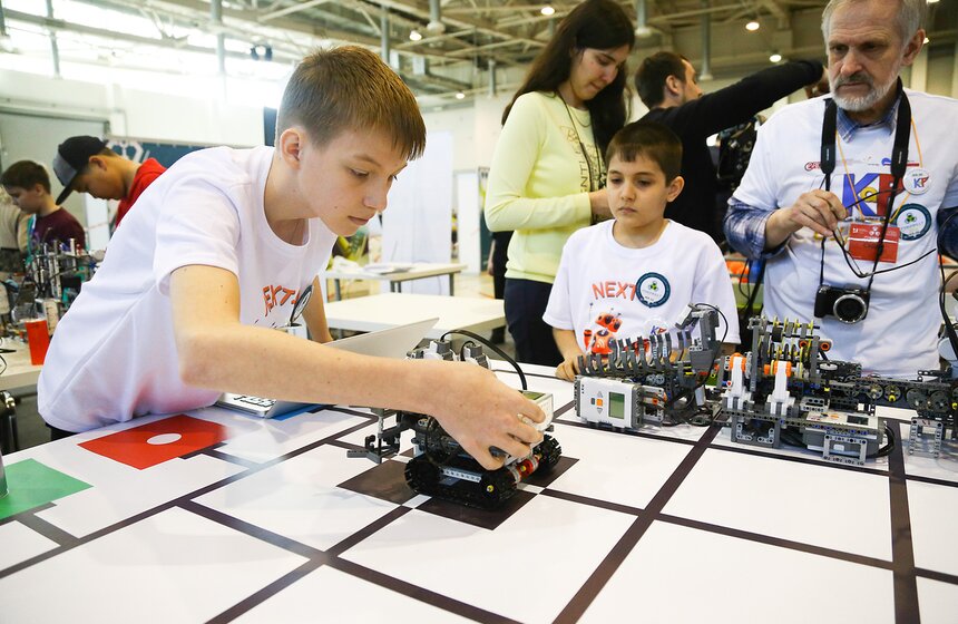 Открытие всероссийского фестиваля "РобоФест" на ВДНХ 6 фото