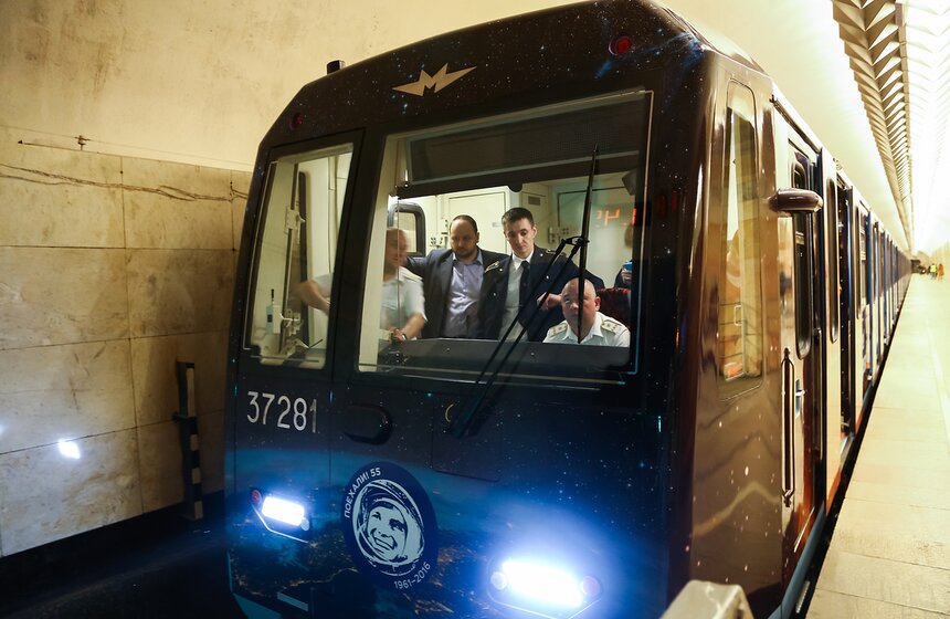 Космический поезд отправился в первый рейс 25 фото