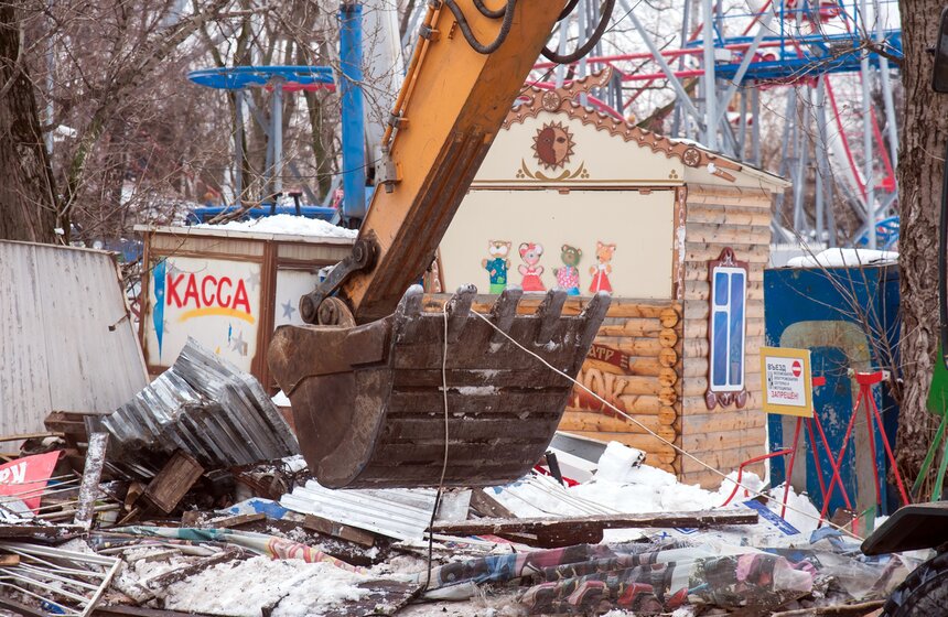 На ВДНХ готовятся к сносу колеса обозрения 17 фото