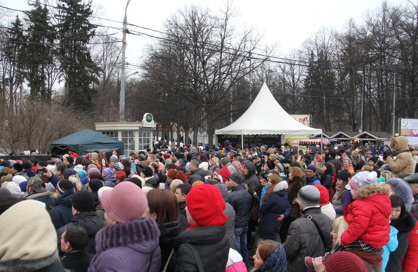 В парке "Сокольники" отпраздновали 8 марта 25 фото