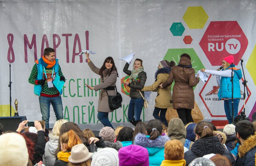 В парке "Сокольники" отпраздновали 8 марта 14 фото