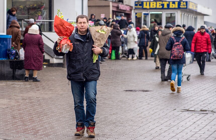 Москвичи готовятся поздравить своих дам с 8 марта 1 фото