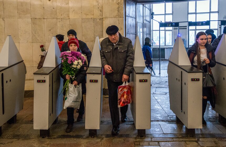 Москвичи готовятся поздравить своих дам с 8 марта 19 фото