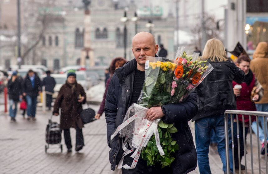 Москвичи готовятся поздравить своих дам с 8 марта 11 фото