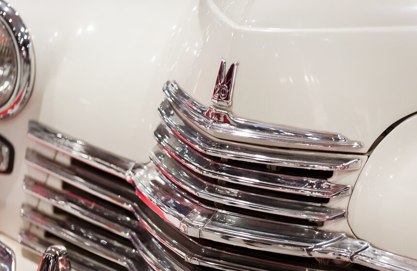 В Сокольниках открылась выставка старинных автомобилей 7 фото