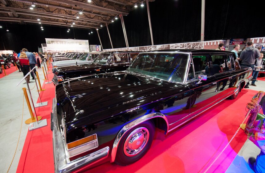 В Сокольниках открылась выставка старинных автомобилей 21 фото