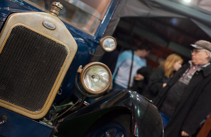 В Сокольниках открылась выставка старинных автомобилей 2 фото