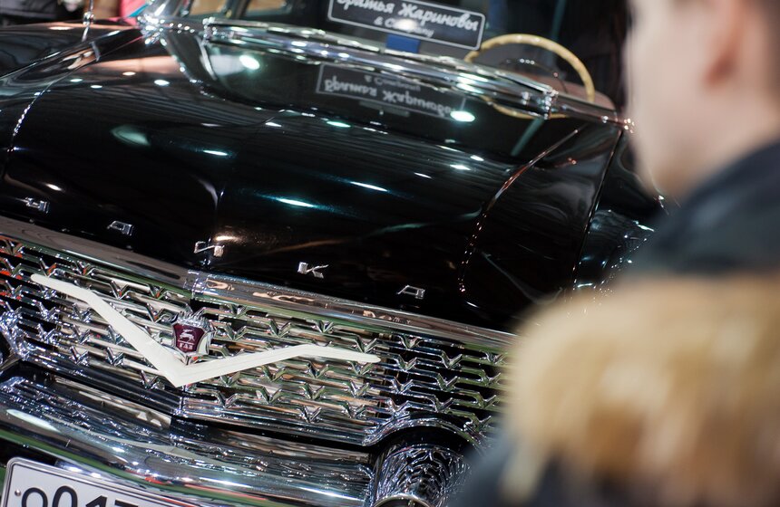 В Сокольниках открылась выставка старинных автомобилей 3 фото