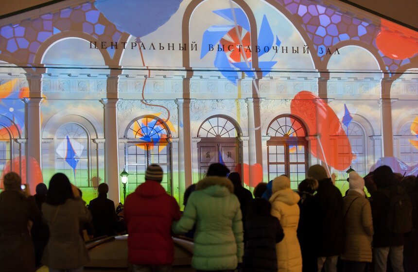 На фасаде Манежа провели световое шоу 16 фото