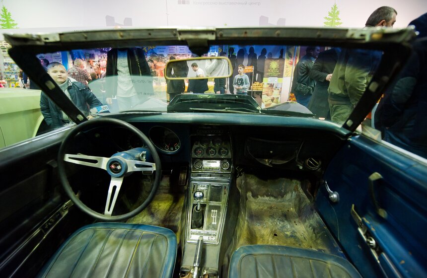 В Сокольниках открылась выставка старинных автомобилей 32 фото