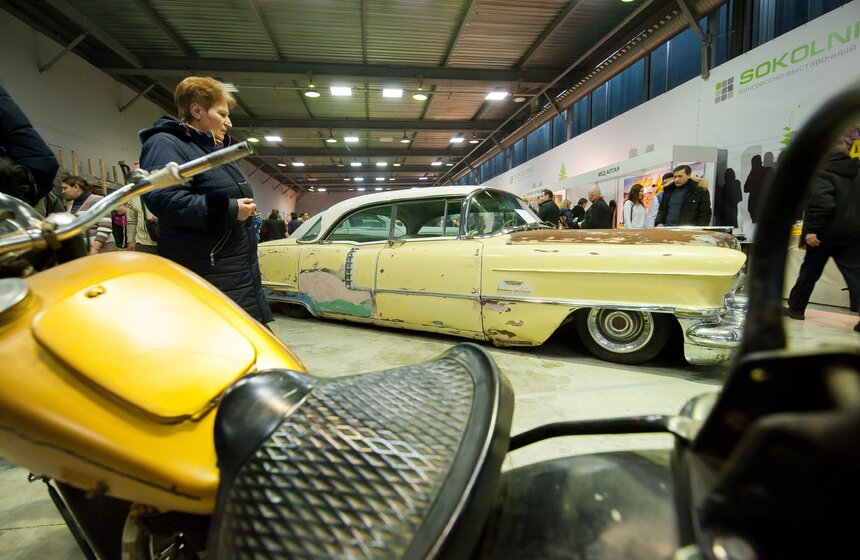 В Сокольниках открылась выставка старинных автомобилей 31 фото