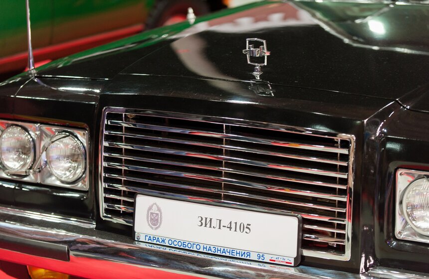 В Сокольниках открылась выставка старинных автомобилей 24 фото