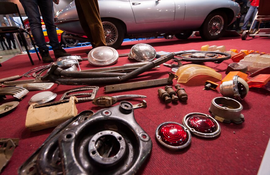 В Сокольниках открылась выставка старинных автомобилей 39 фото