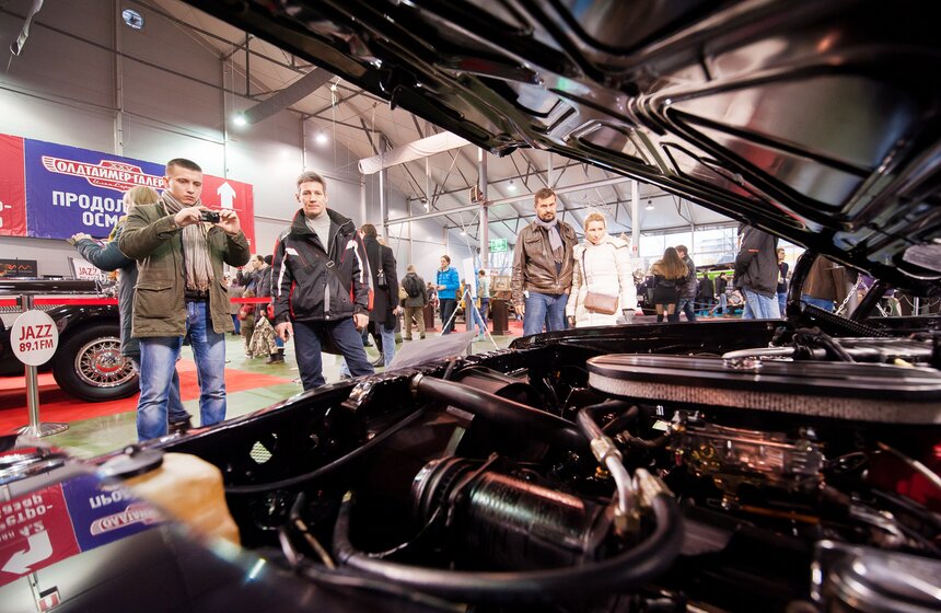 В Сокольниках открылась выставка старинных автомобилей 38 фото