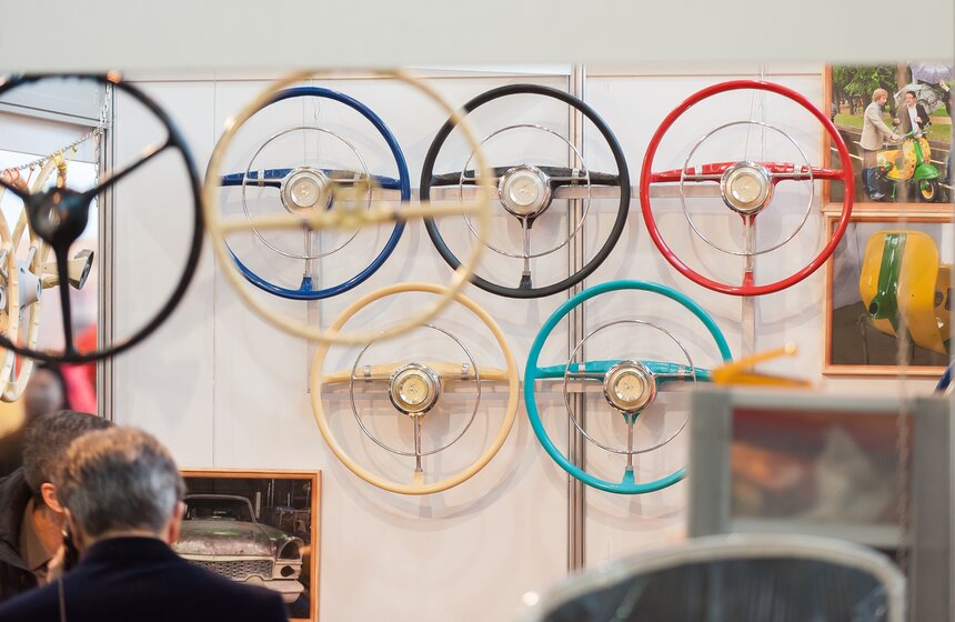 В Сокольниках открылась выставка старинных автомобилей 40 фото