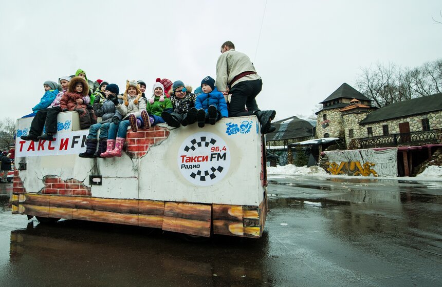 В крепости каскадеров "Сетуньский Стан" встретили Масленицу 1 фото