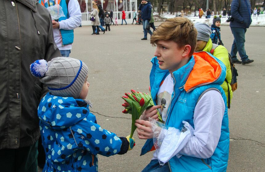 В парке "Сокольники" отпраздновали 8 марта 2 фото
