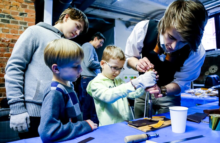 В Москве открылась выставка "Таинственные обитатели Вселенной" 4 фото