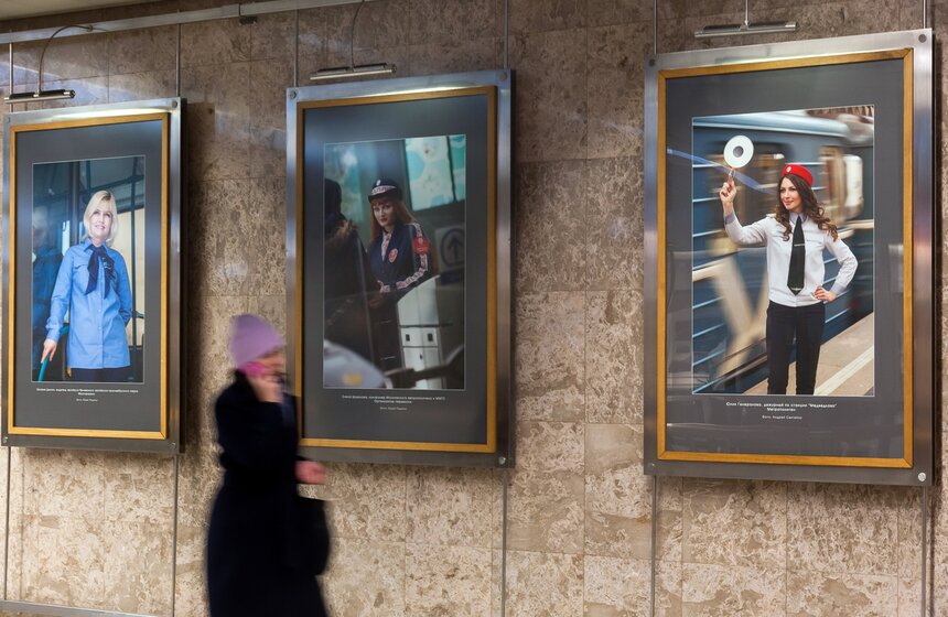 В галерее "Метро" открылась выставка "Женщины рулят!" 10 фото