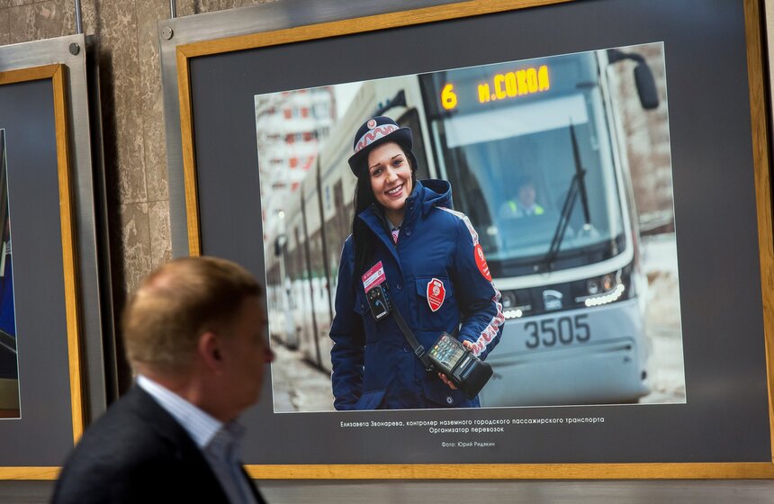 В галерее "Метро" открылась выставка "Женщины рулят!" 7 фото