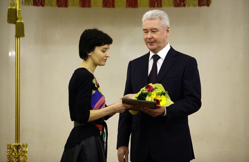 Мэр поздравил сотрудниц московских учреждений с 8 Марта 20 фото