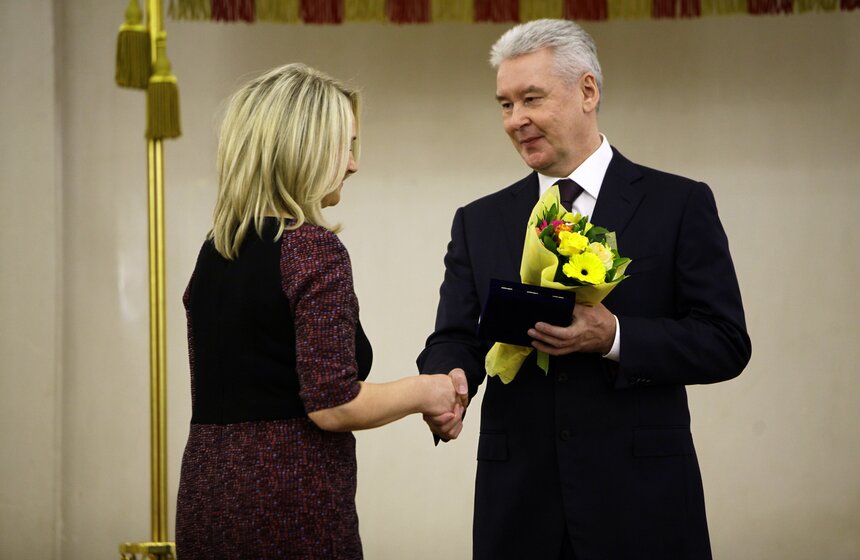 Мэр поздравил сотрудниц московских учреждений с 8 Марта 10 фото